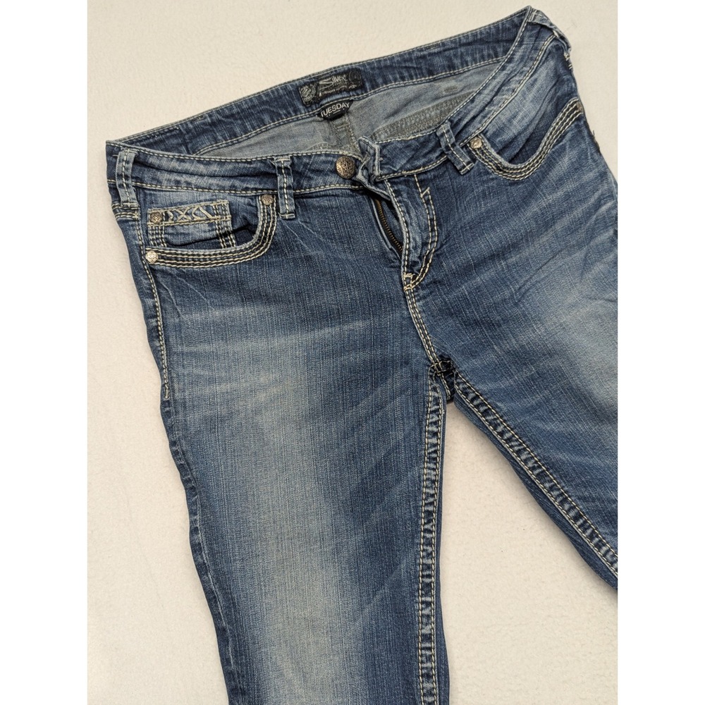 Silver Jeans Tuesday Jeans Mid Capri Blue Denim Embroidered Womens Size 14